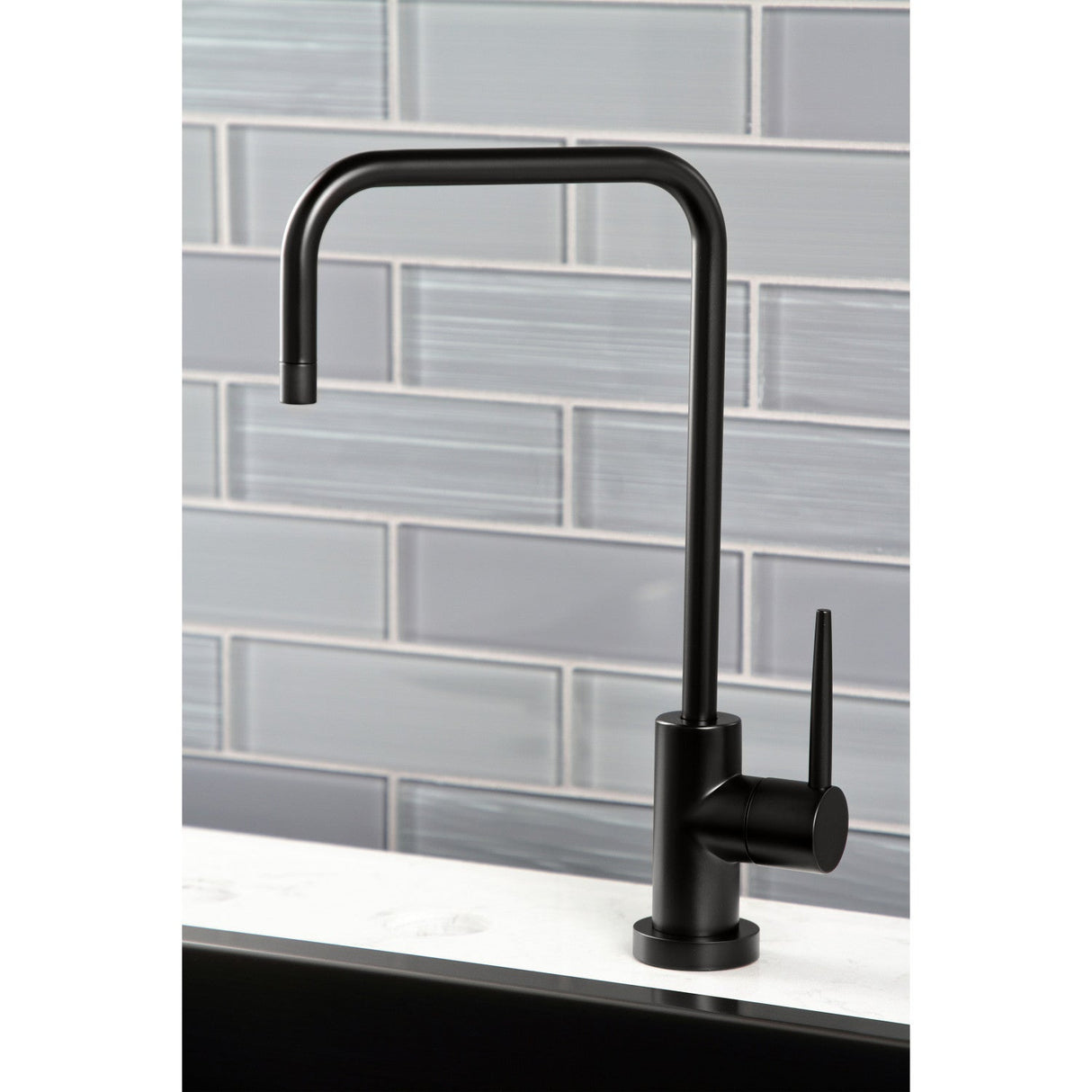 New York KS6190NYL Single-Handle 1-Hole Deck Mount Water Filtration Faucet, Matte Black