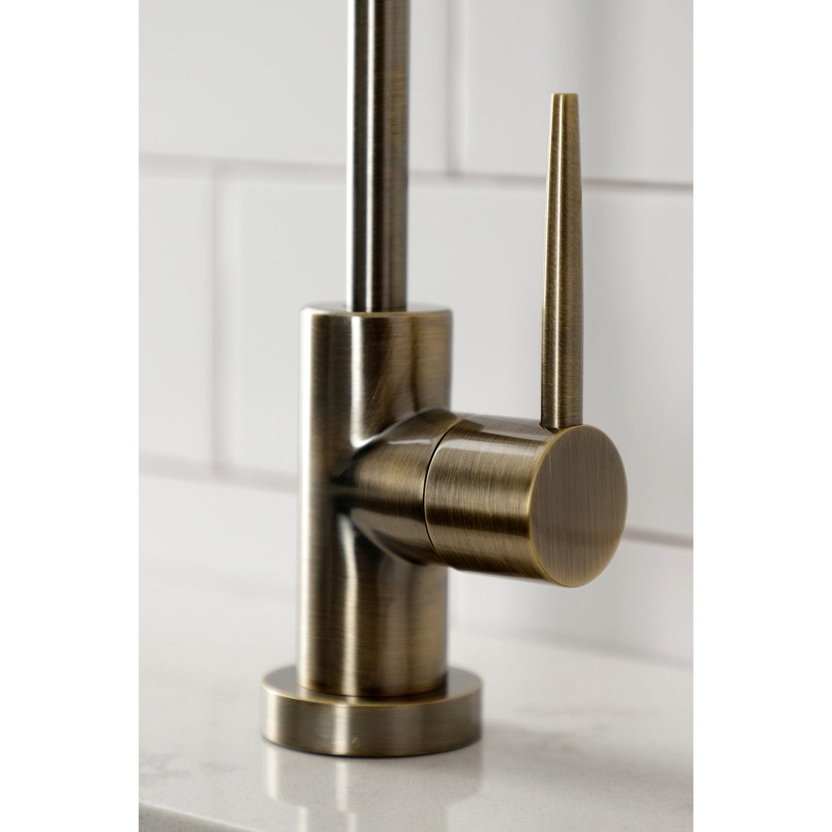 New York KS8193NYL Single-Handle 1-Hole Deck Mount Water Filtration Faucet, Antique Brass
