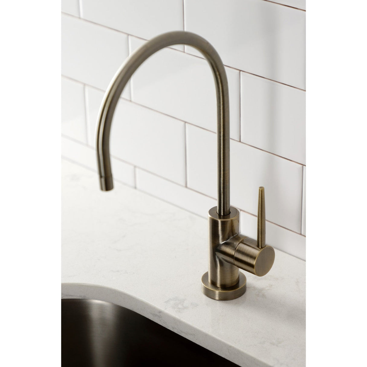 New York KS8193NYL Single-Handle 1-Hole Deck Mount Water Filtration Faucet, Antique Brass