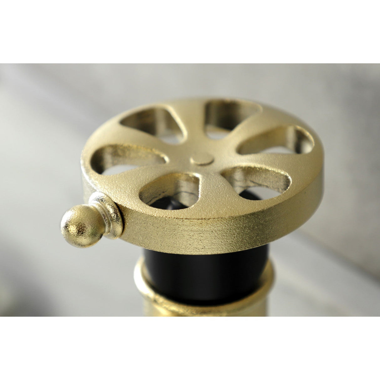 Belknap KSD2822RX Single-Handle 1-Hole Deck Mount Bathroom Faucet with Push Pop-Up and Deck Plate, Matte Black/Polished Brass