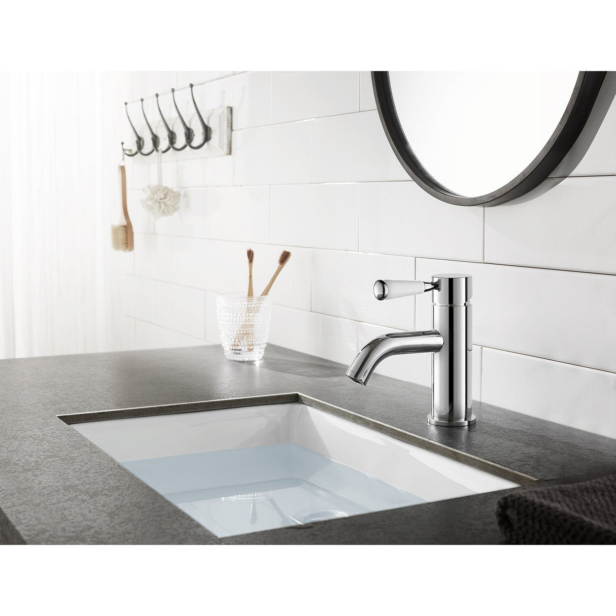 Paris LS8221DPL Single-Handle 1-Hole Deck Mount Bathroom Faucet with Push Pop-Up, Polished Chrome