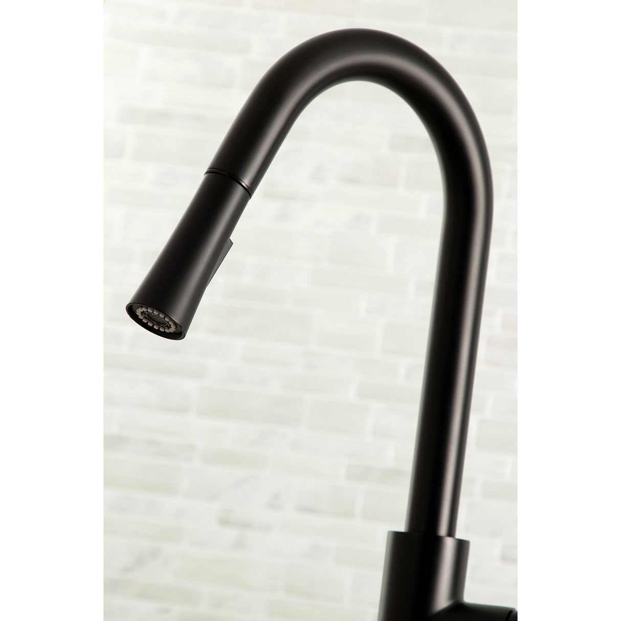 Concord LS8620DL Single-Handle 1-Hole Deck Mount Pull-Down Sprayer Kitchen Faucet, Matte Black