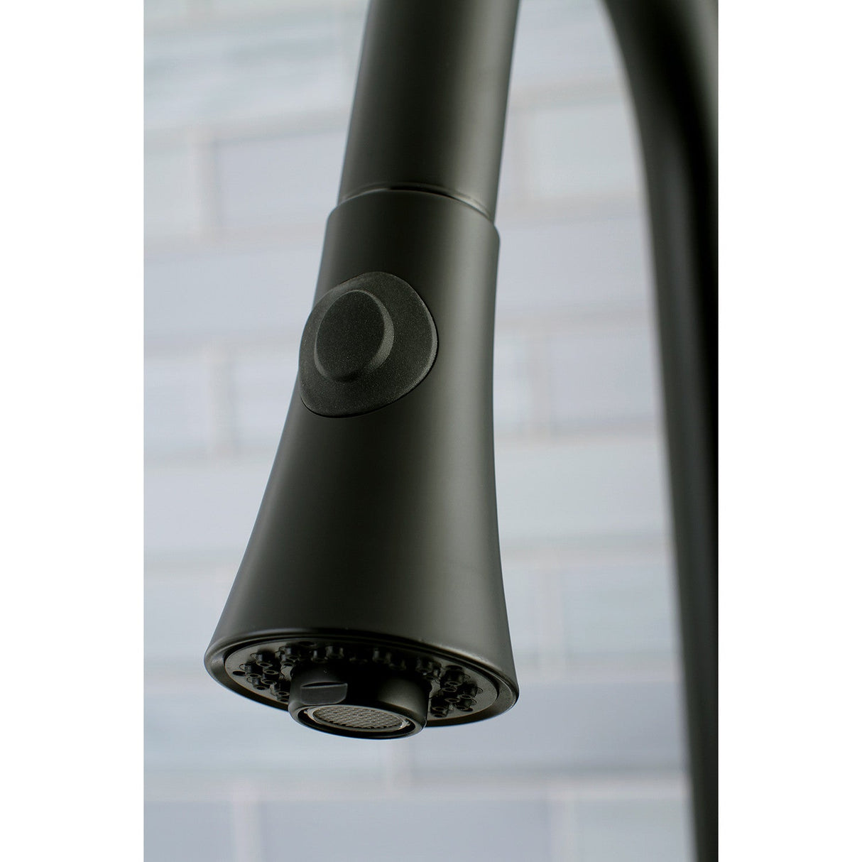 Concord LS8720DL Single-Handle 1-Hole Deck Mount Pull-Down Sprayer Kitchen Faucet, Matte Black