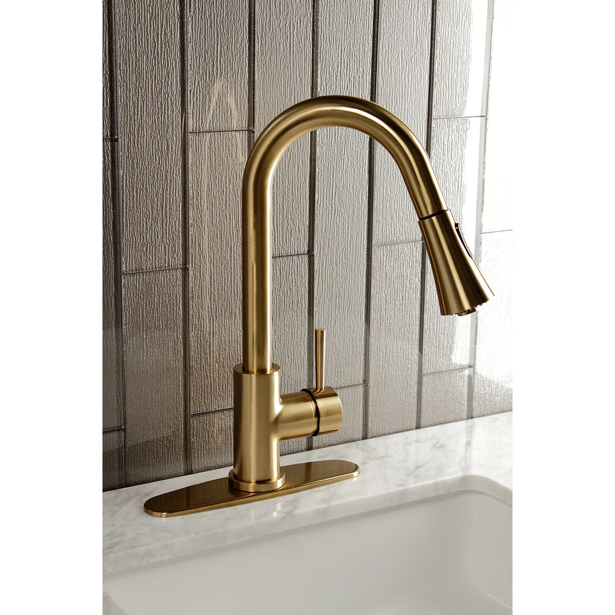 Concord LS8723DL Single-Handle 1-Hole Deck Mount Pull-Down Sprayer Kitchen Faucet, Brushed Brass