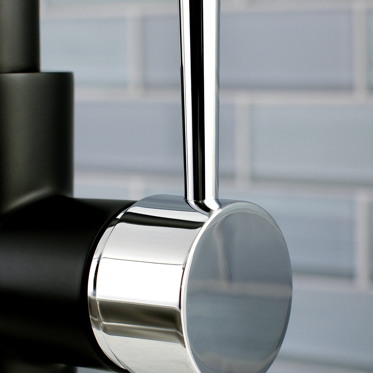 Concord LS8727DL Single-Handle 1-Hole Deck Mount Pull-Down Sprayer Kitchen Faucet, Matte Black/Polished Chrome