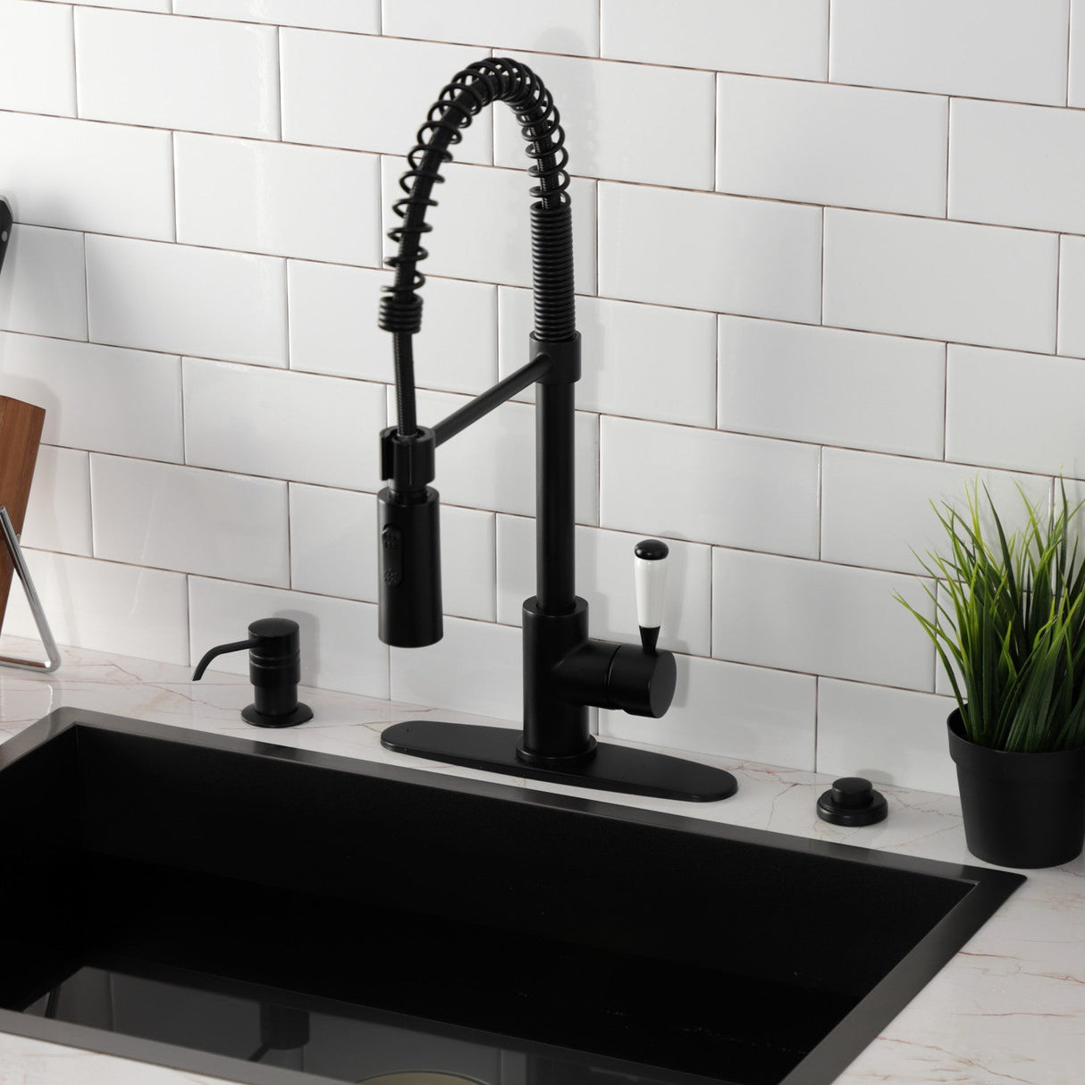 Paris LS8770DPL Single-Handle 1-Hole Deck Mount Pre-Rinse Kitchen Faucet, Matte Black