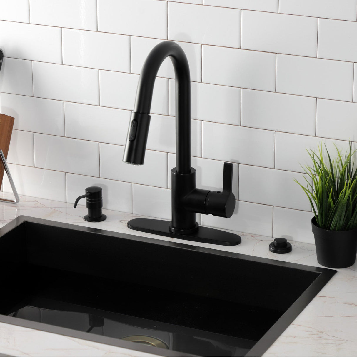 Continental LS8780CTL Single-Handle 1-Hole Deck Mount Pull-Down Sprayer Kitchen Faucet, Matte Black