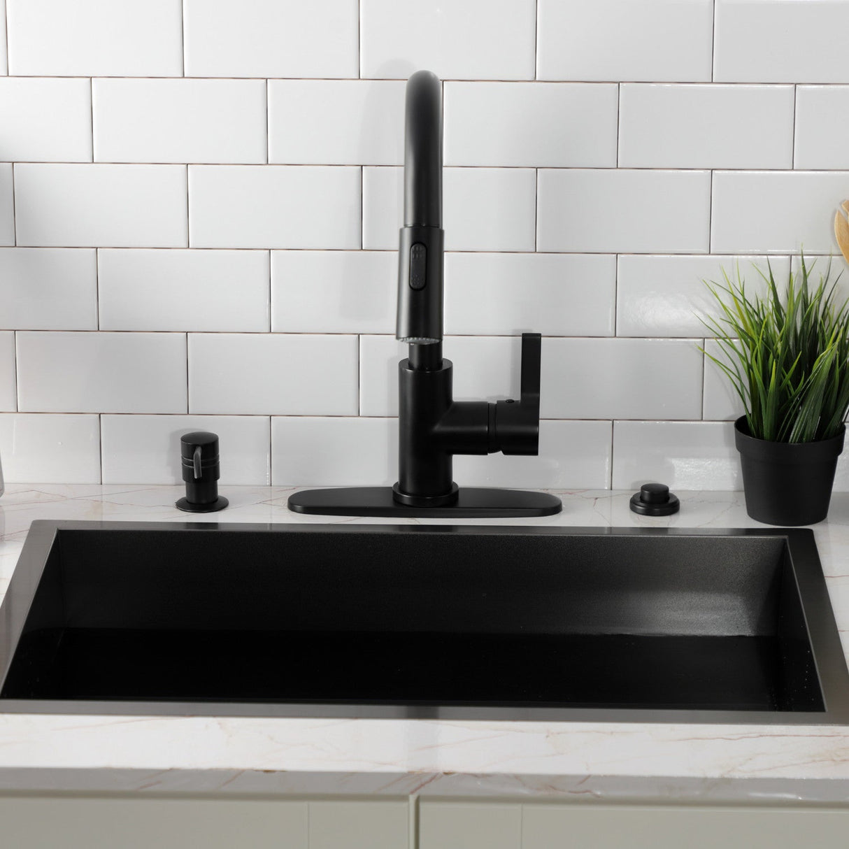 Continental LS8780CTL Single-Handle 1-Hole Deck Mount Pull-Down Sprayer Kitchen Faucet, Matte Black