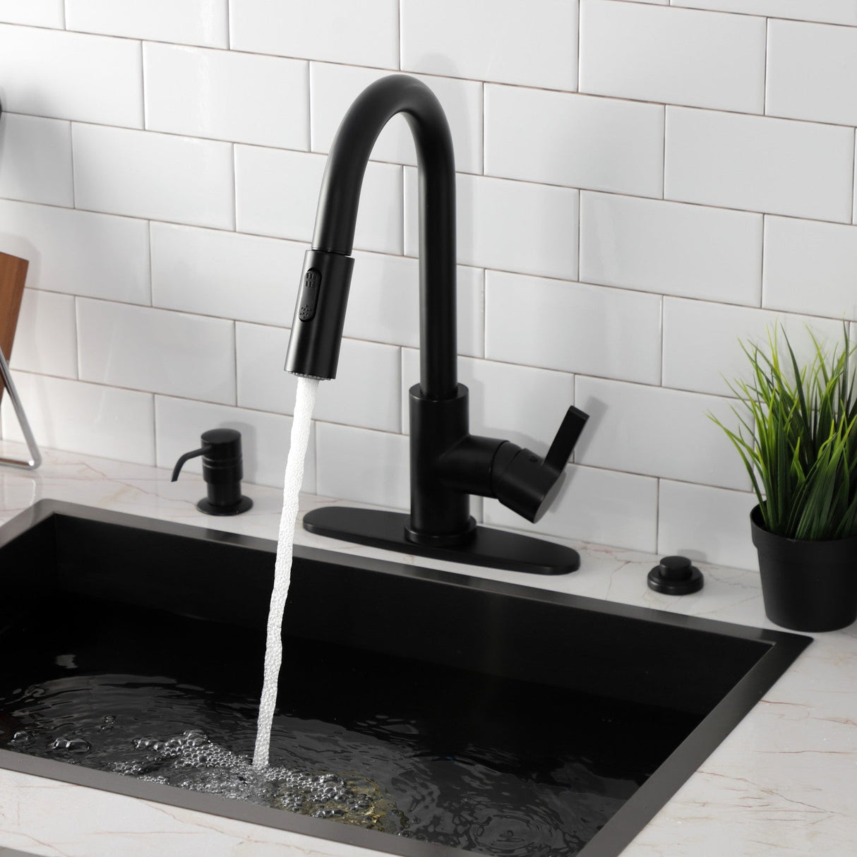Continental LS8780CTL Single-Handle 1-Hole Deck Mount Pull-Down Sprayer Kitchen Faucet, Matte Black