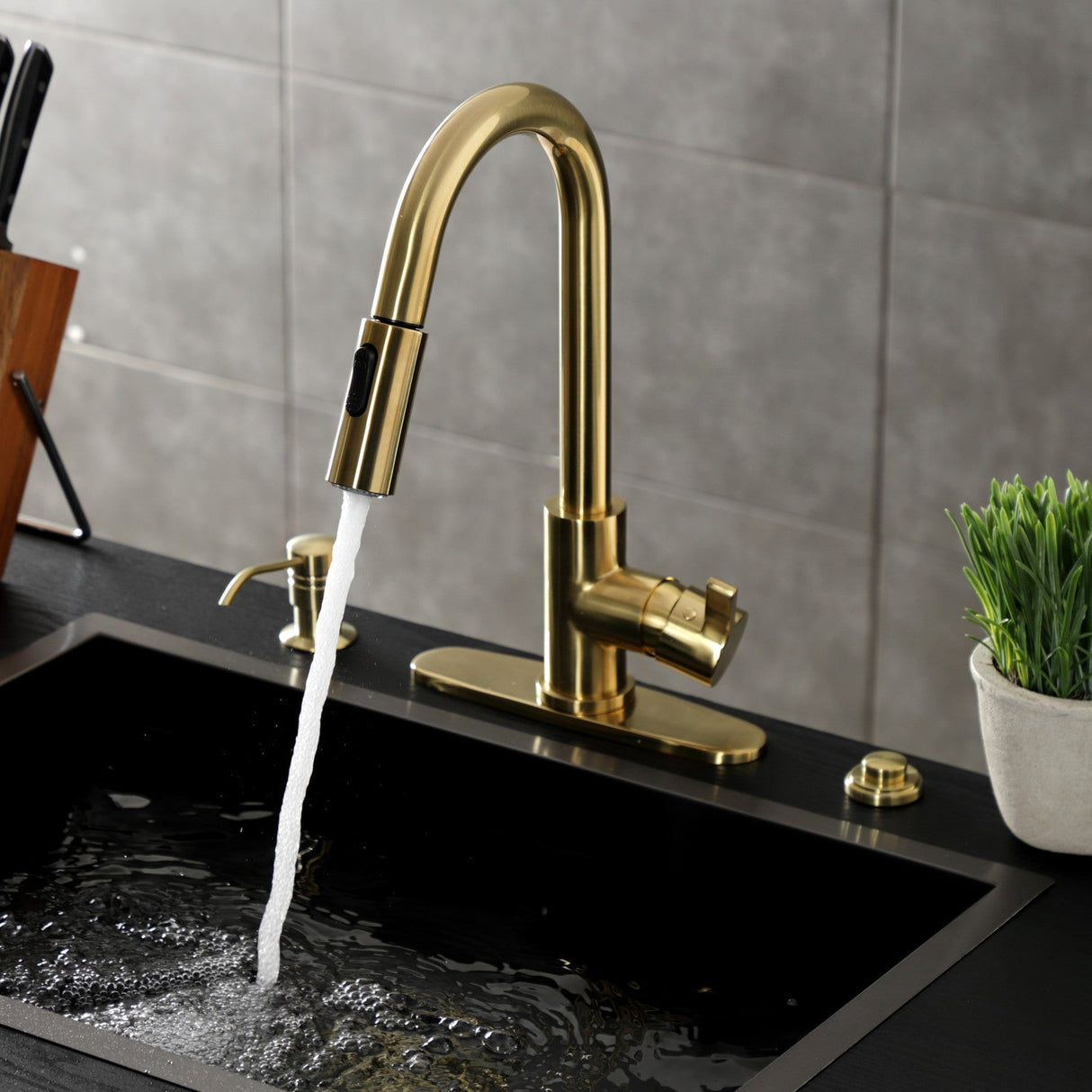 Continental LS8783CTL Single-Handle 1-Hole Deck Mount Pull-Down Sprayer Kitchen Faucet, Brushed Brass