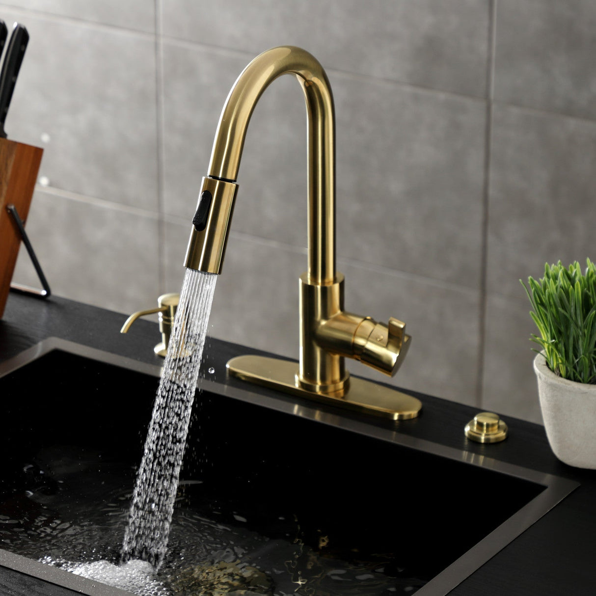 Continental LS8783CTL Single-Handle 1-Hole Deck Mount Pull-Down Sprayer Kitchen Faucet, Brushed Brass