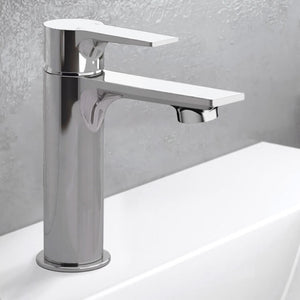 Chrome Single Hole Bathroom Faucet