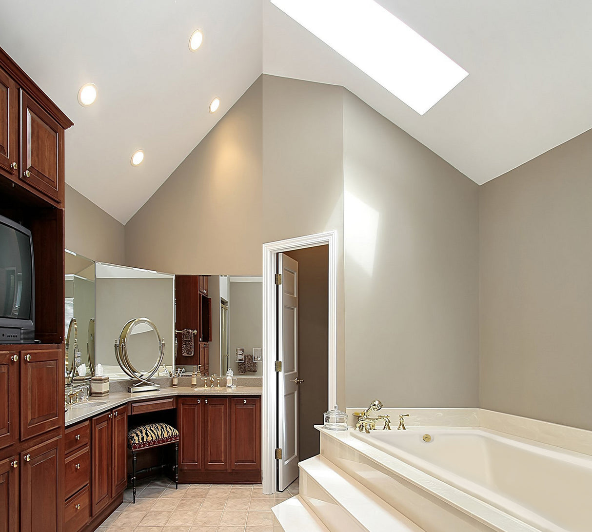 Hydro Systems ROS6032AWP-BIS ROSEMARIE 6032 AC W/WHIRLPOOL SYSTEM-BISCUIT