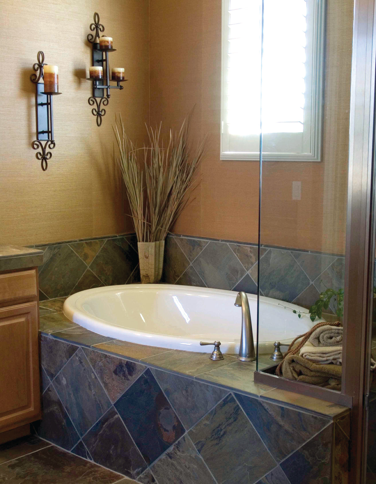 Hydro Systems STO6642ATA-BON STUDIO OVAL 6642 AC W/THERMAL AIR SYSTEM-BONE