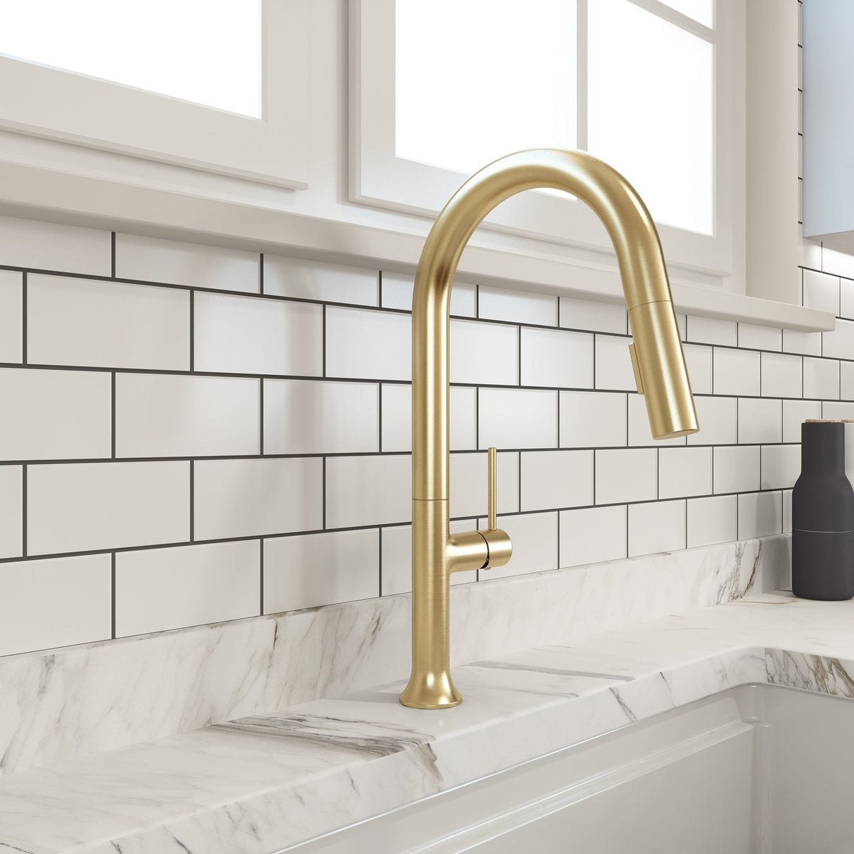BOCCHI 2026 0001 BG Tronto 2.0 Pull-Down Kitchen Faucet in Brushed Gold