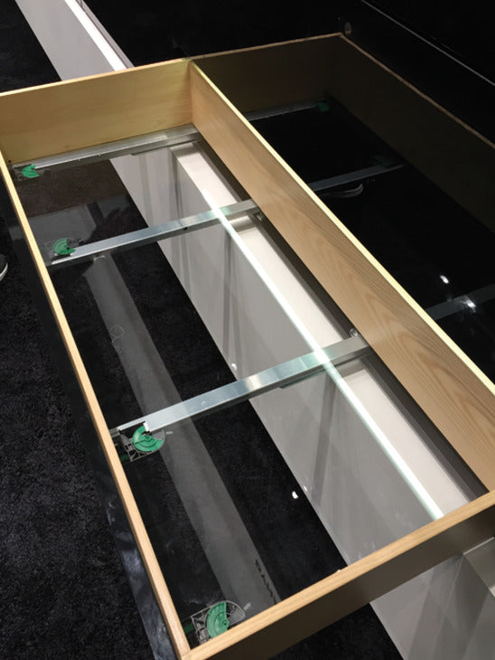 Häfele 433.19.626 Grass - Concealed Drawer Slide, for Base Panel Mounting, Full Extension, Dynapro 40 kg, With integrated liquid Soft-close®, 22" length