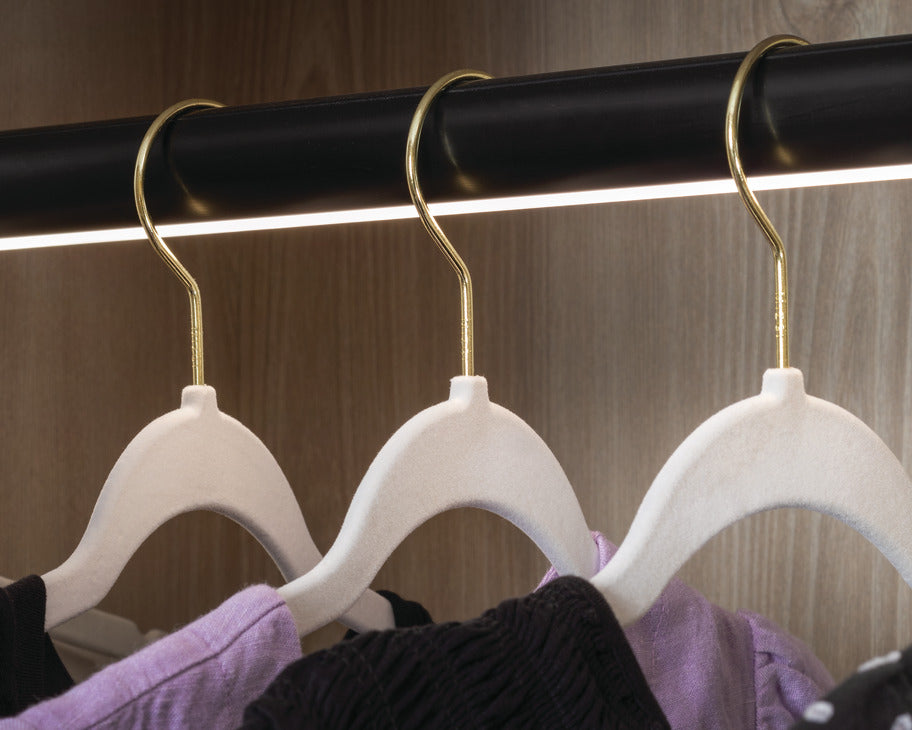 Häfele 830.28.701 TAG - Closet Rod for Lighting, Synergy Elite Collection, Matte Aluminum Finish, Clear Insert, 48" Length