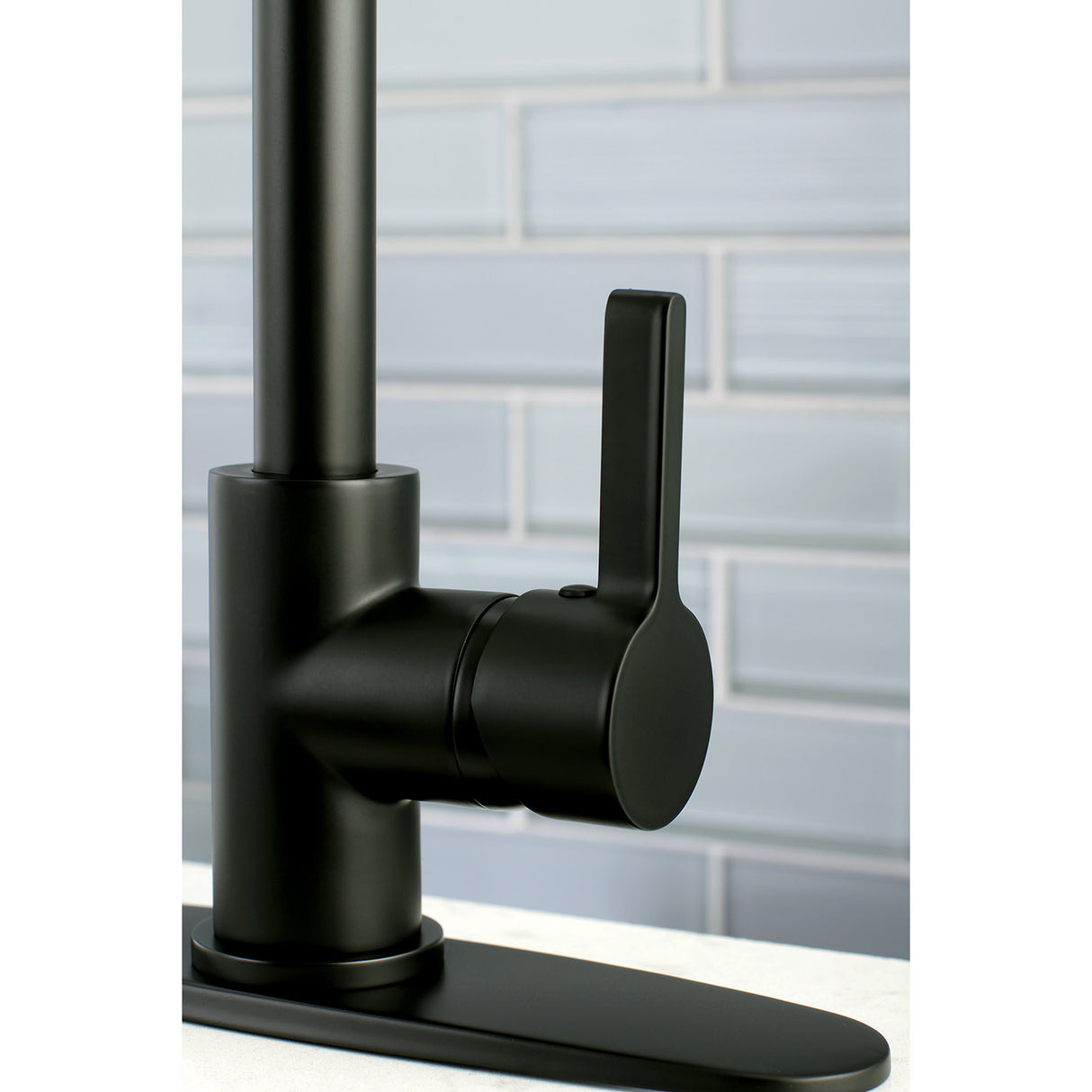 Gourmetier LS8770CTL Continental Single-Handle Pre-Rinse Kitchen Faucet, Matte Black