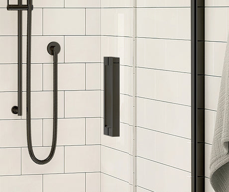 MAAX 137446-900-340-000 Radia Round 36 x 36 x 71 ½ in. 6 mm Sliding Shower Door for Corner Installation with Clear glass in Matte Black