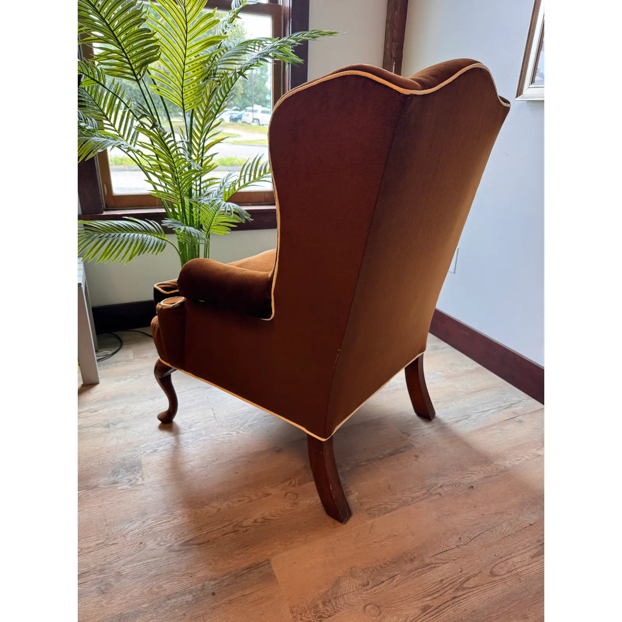 Vintage Ethan Allen Brown Velvet Wingback Chair – Cream Piping & Carved Wood Legs (1970s)