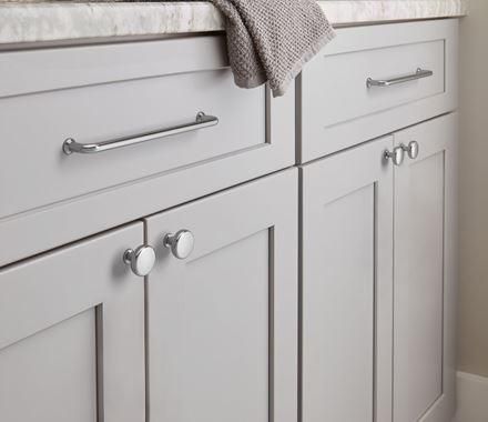 Amerock Cabinet Knob Polished Chrome 1-1/4 inch (32 mm) Diameter Factor 1 Pack Drawer Knob Cabinet Hardware