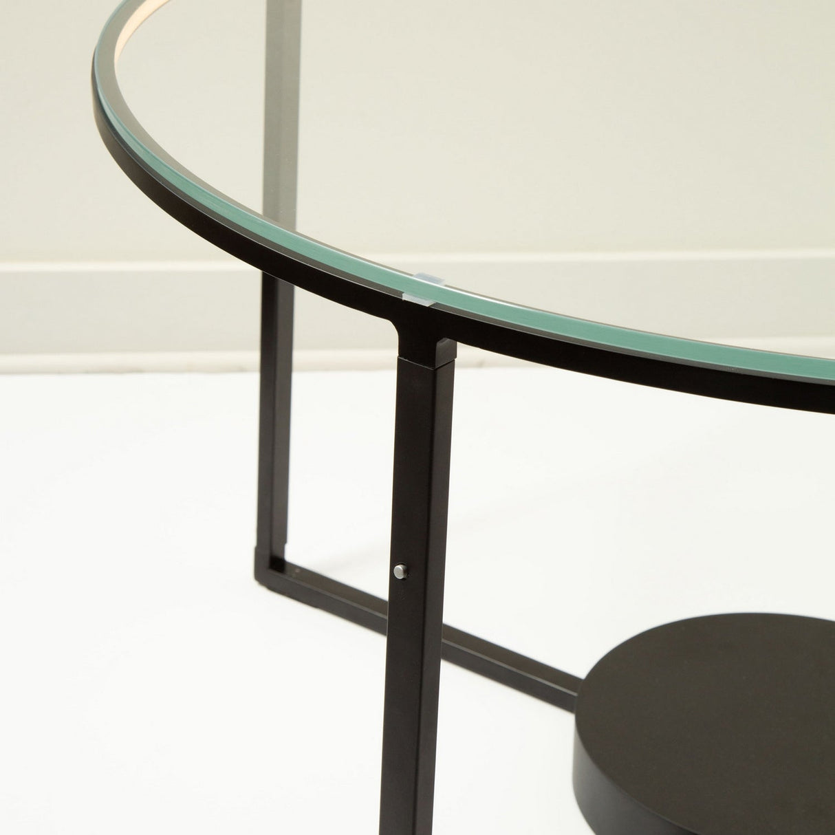 Tavola Round Table