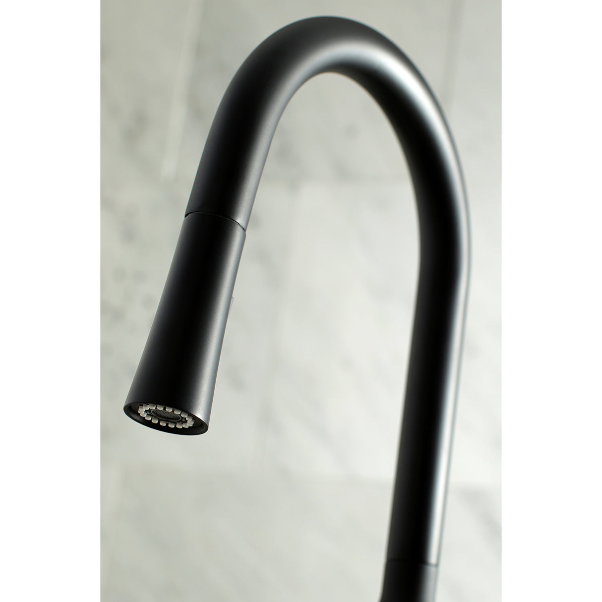 Gourmetier LS2720NYL New York Single-Handle Pull-Down Kitchen Faucet, Matte Black
