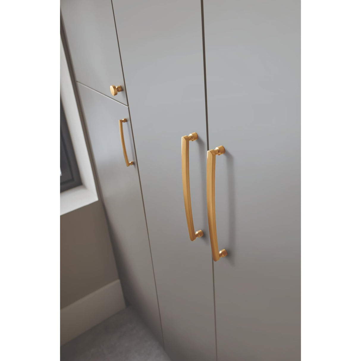 Atlas Homewares Lennox Pull 8 13/16 Inch (c-c) Warm Brass