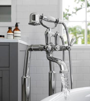 Pfister Polished Chrome Traditional Free Standing Tub Filler LG6-1TFC