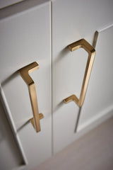 Atlas Homewares Logan Pull 6 5/16 Inch (c-c) Warm Brass