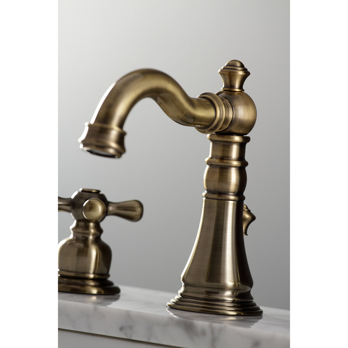 Fauceture FSC19733AX American Classic Widespread Bathroom Faucet, Antique Brass