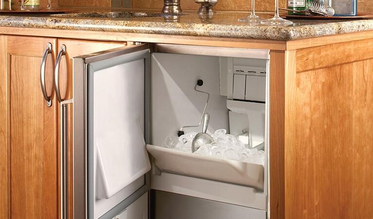 Perlick Series 15-Inch Outdoor Built-In Ice Maker, 55 lbs. Daily Ice Production, in Stainless Steel (H50IMS-L & H50IMS-R)