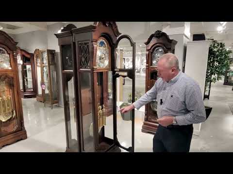 Howard Miller Luke Curio Cabinet 680588