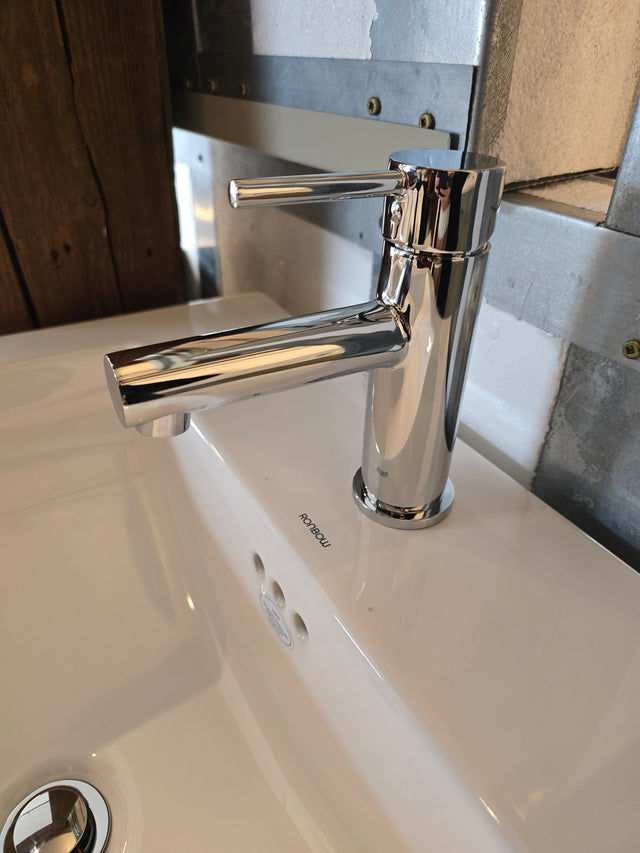 21" Framingham Vanity Set with Faucet and a Custom 24" Ceramic Top