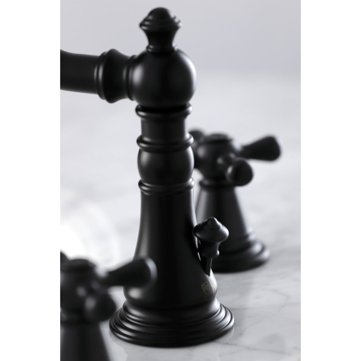 Fauceture FSC1970AAX American Classic 8 in. Widespread Bathroom Faucet, Matte Black