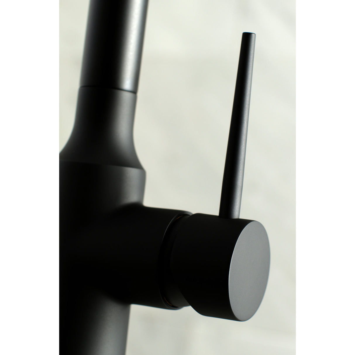 Gourmetier LS2720NYL New York Single-Handle Pull-Down Kitchen Faucet, Matte Black