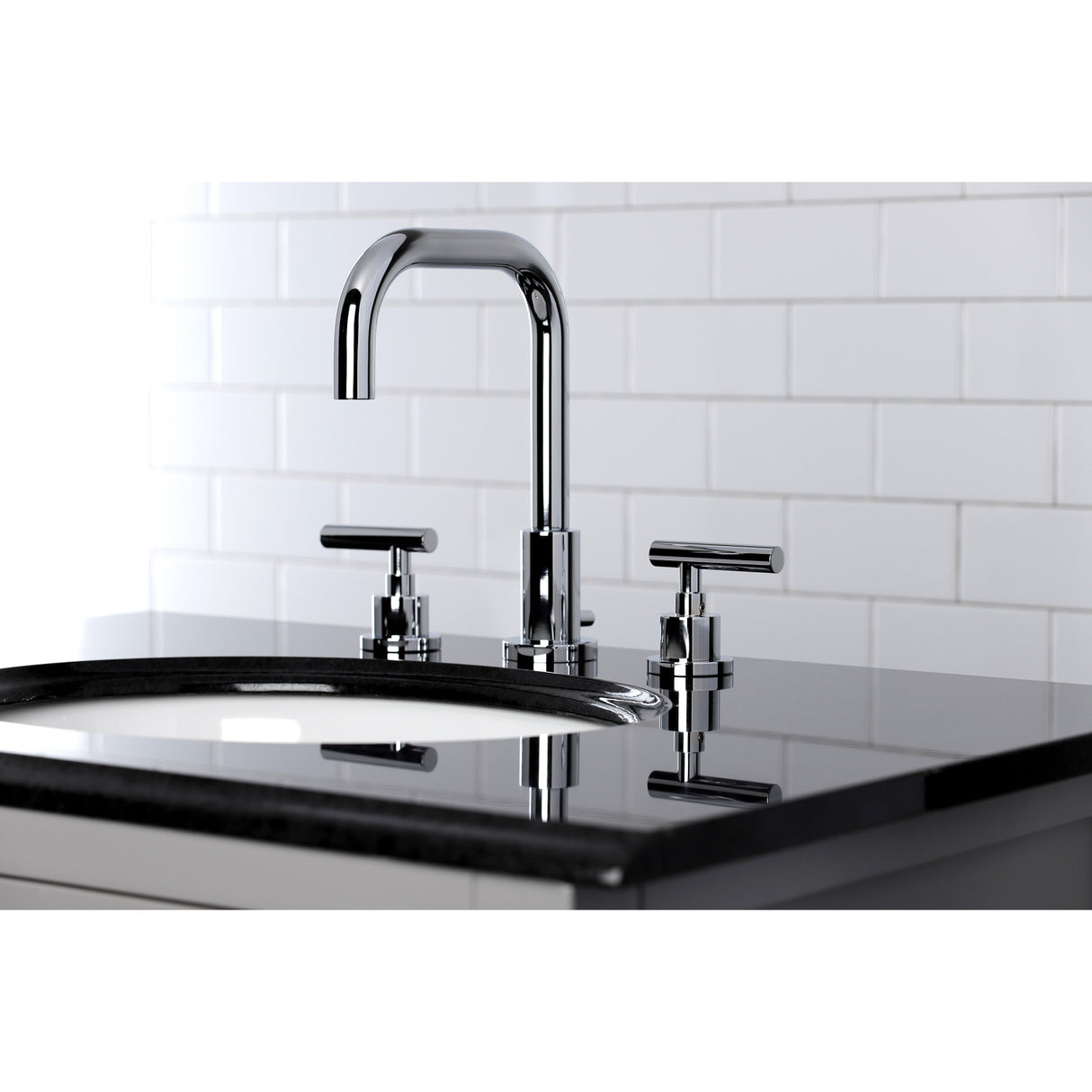 Kingston Brass FSC8931CML Manhattan Widespread Bathroom Faucet with Brass Pop-Up, Polished Chrome