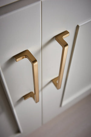 Atlas Homewares Logan Pull 7 9/16 Inch (c-c) Warm Brass